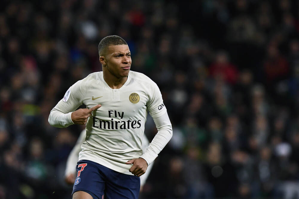 学生这么穿真的得体吗？